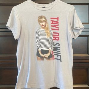 Taylor Swift Red Tour T-shirt